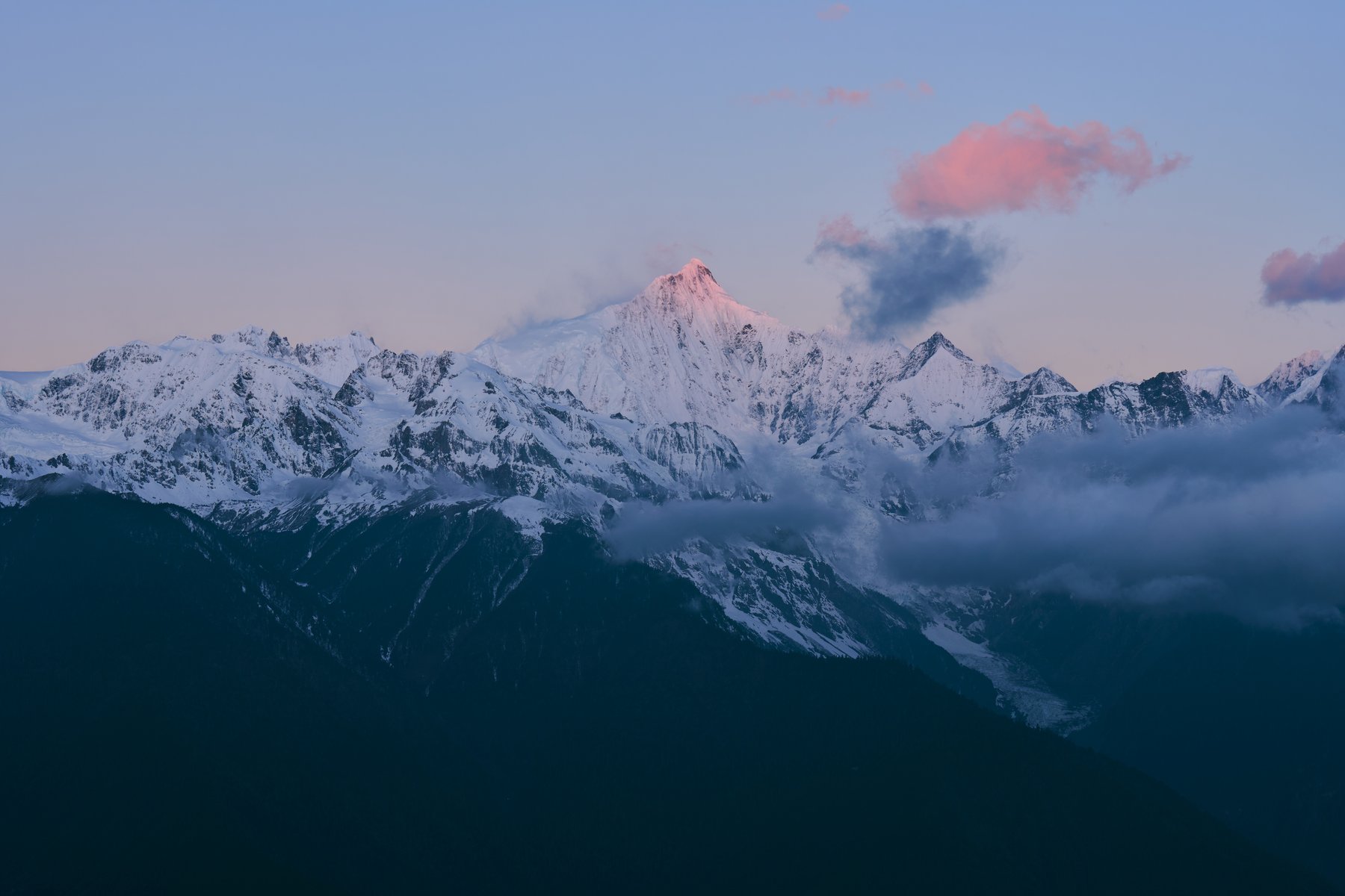 日照金山