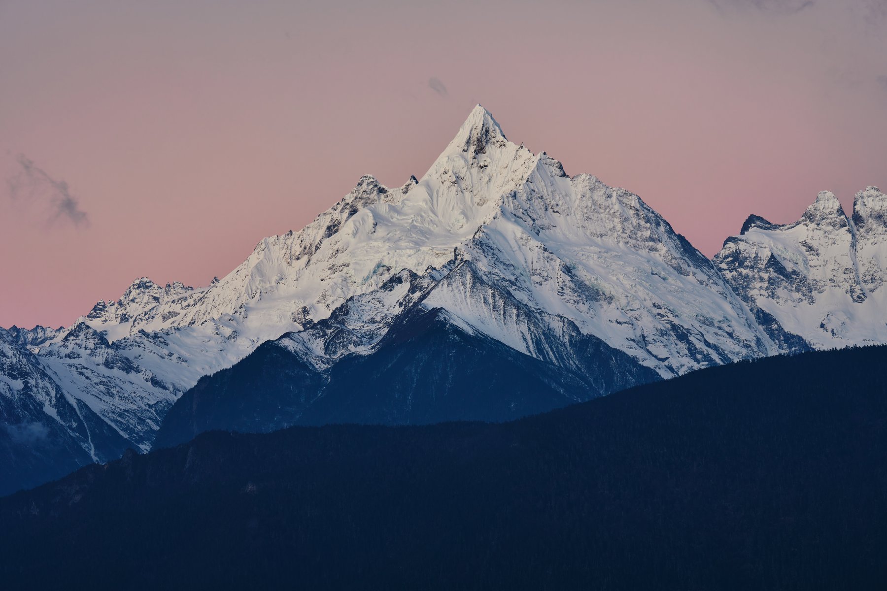 梅里雪山金顶与流云