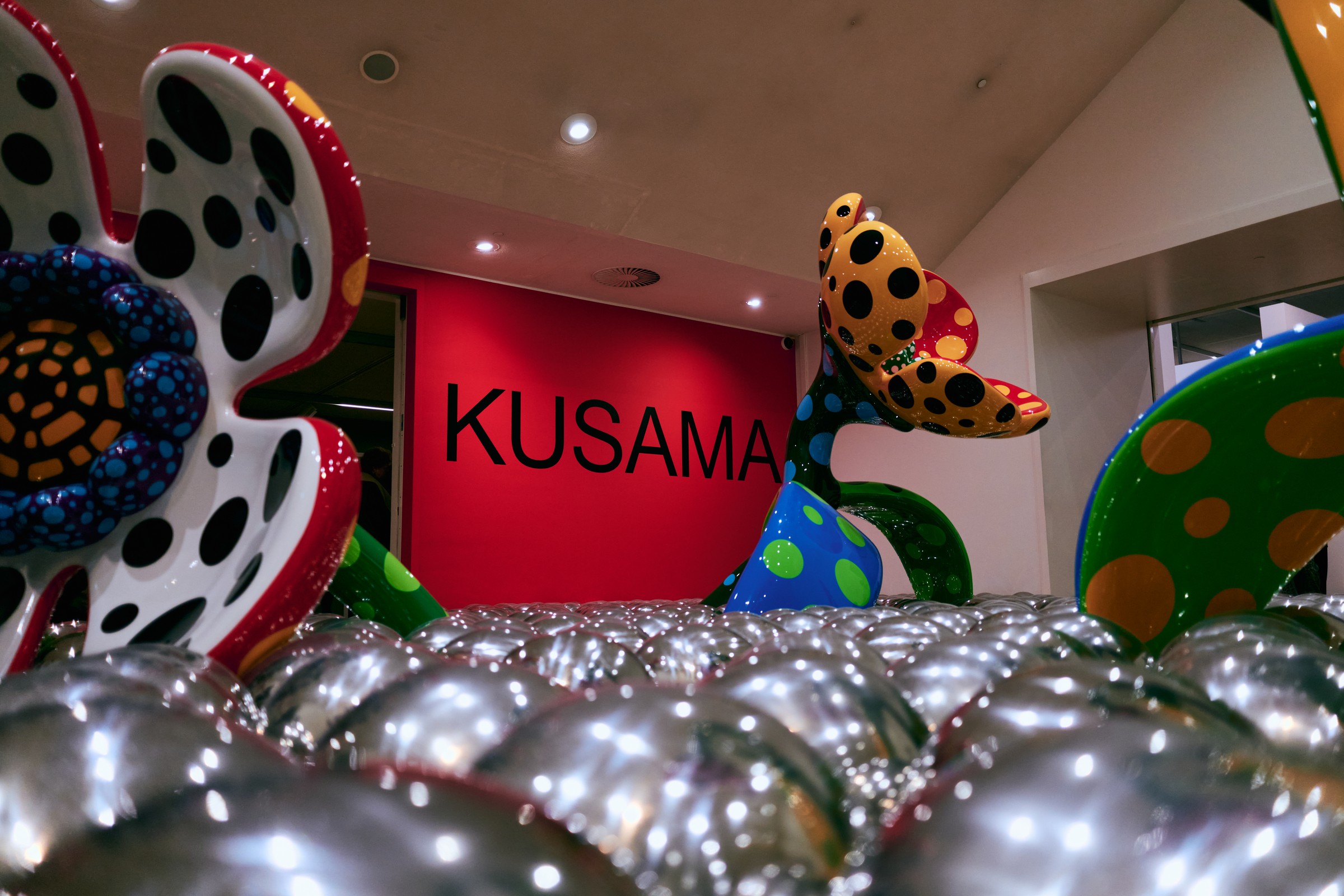 Flowers That Speak All about My Heart Given to the Sky (2018) above Narcissus Garden mirror balls, Stedelijk Museum Amsterdam
